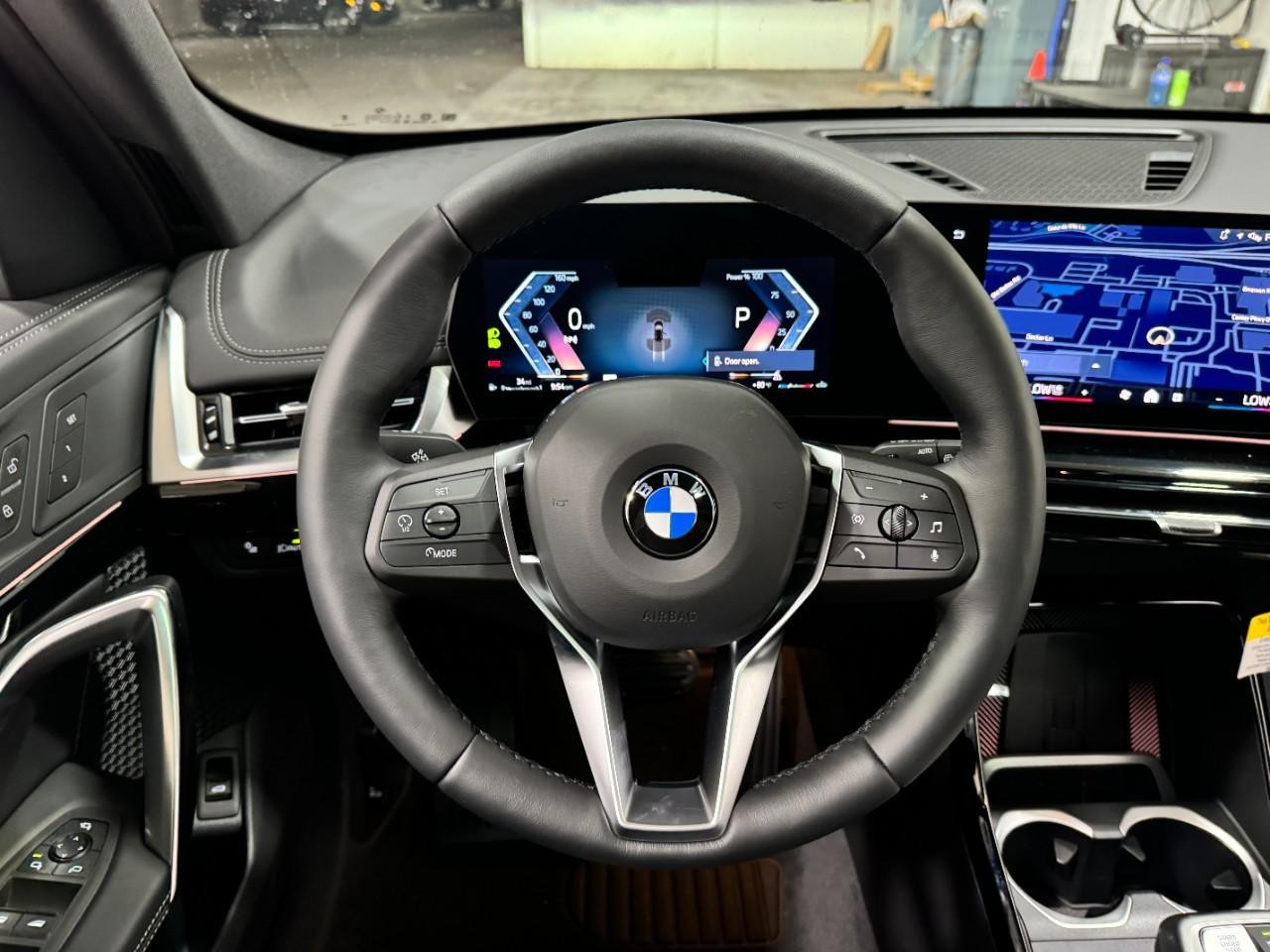 BMW X1 Vehicle Full-screen Gallery Image 13