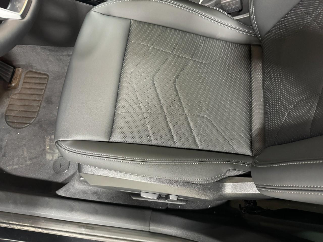 BMW X1 Vehicle Full-screen Gallery Image 27