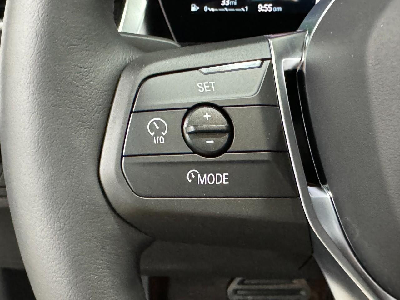 BMW X1 Vehicle Full-screen Gallery Image 30