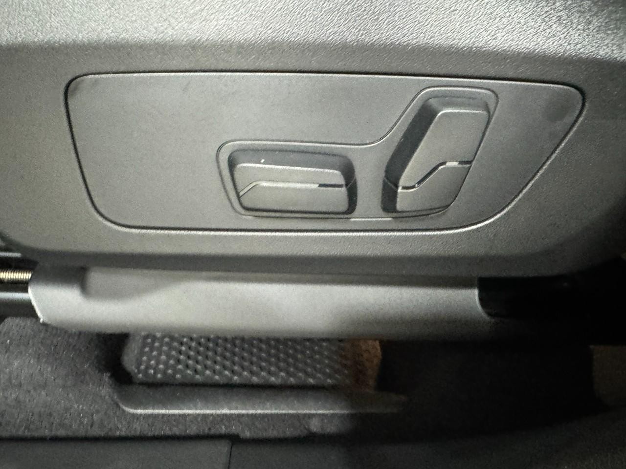 BMW X1 Vehicle Full-screen Gallery Image 27