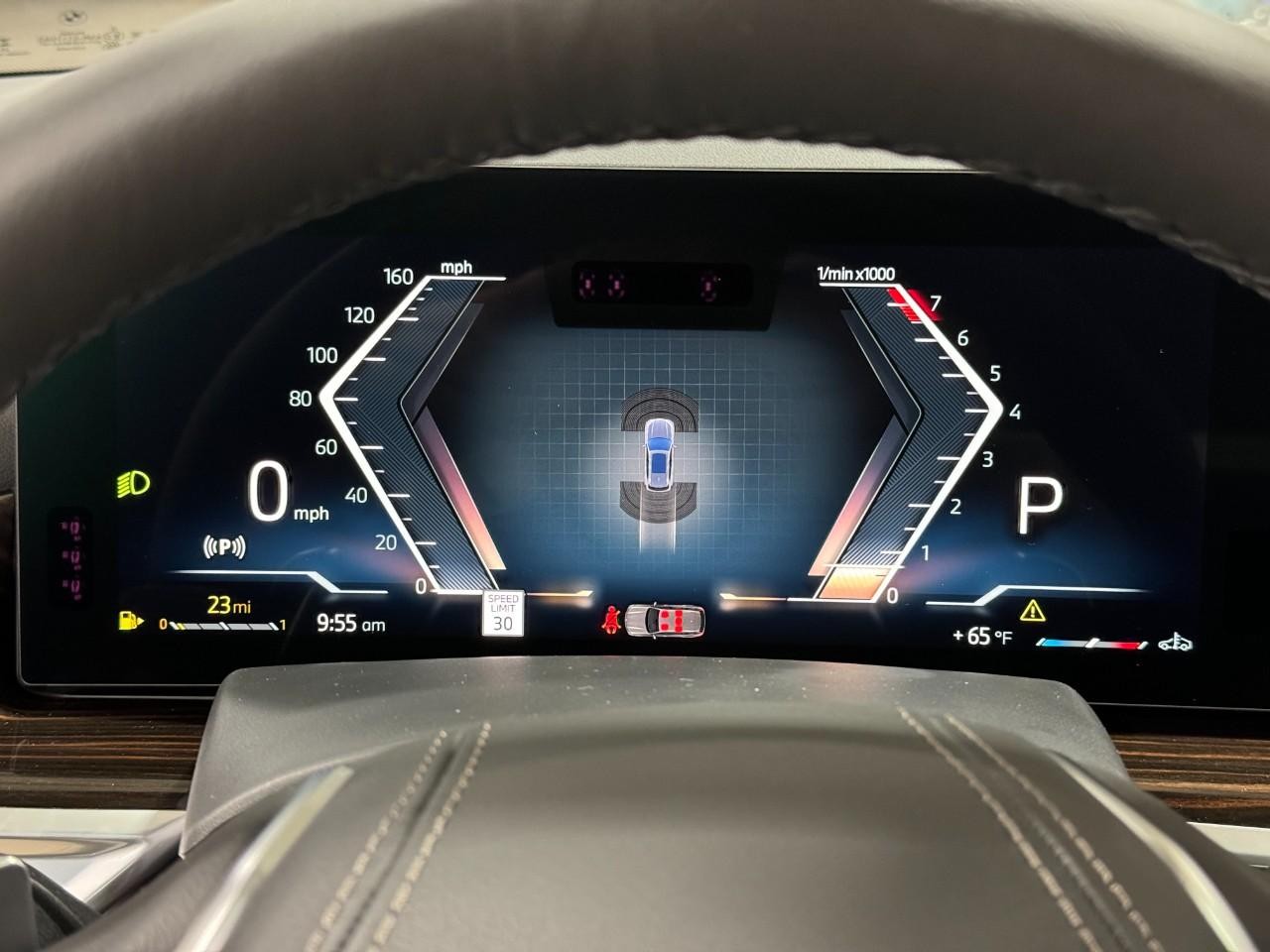 BMW X5 Vehicle Full-screen Gallery Image 33