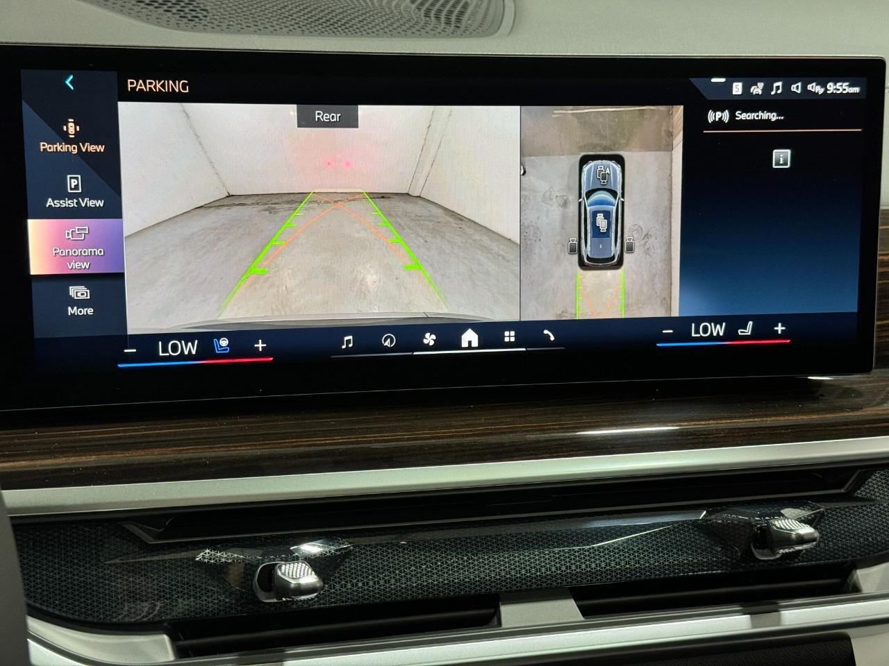 BMW X5 Vehicle Full-screen Gallery Image 34