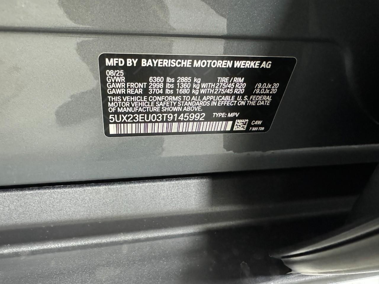 BMW X5 Vehicle Full-screen Gallery Image 35