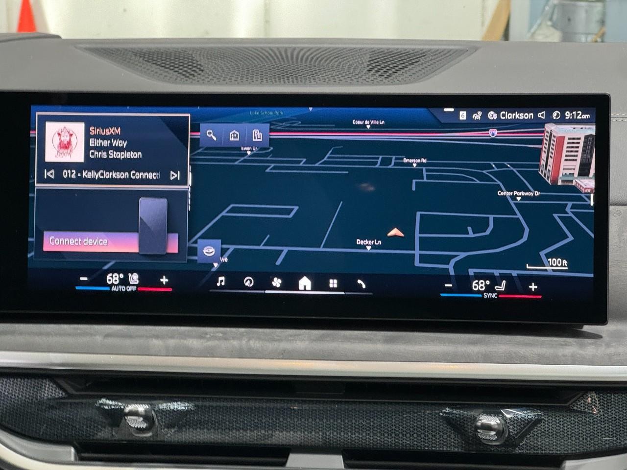 BMW X5 Vehicle Full-screen Gallery Image 15