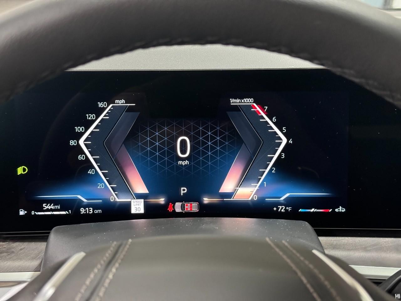 BMW X5 Vehicle Full-screen Gallery Image 33