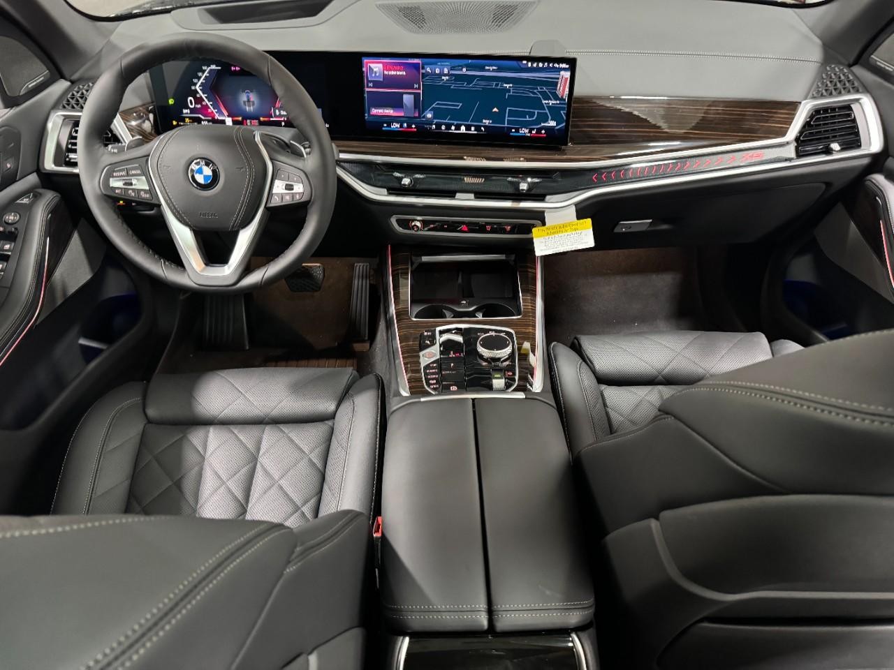 BMW X5 Vehicle Full-screen Gallery Image 13