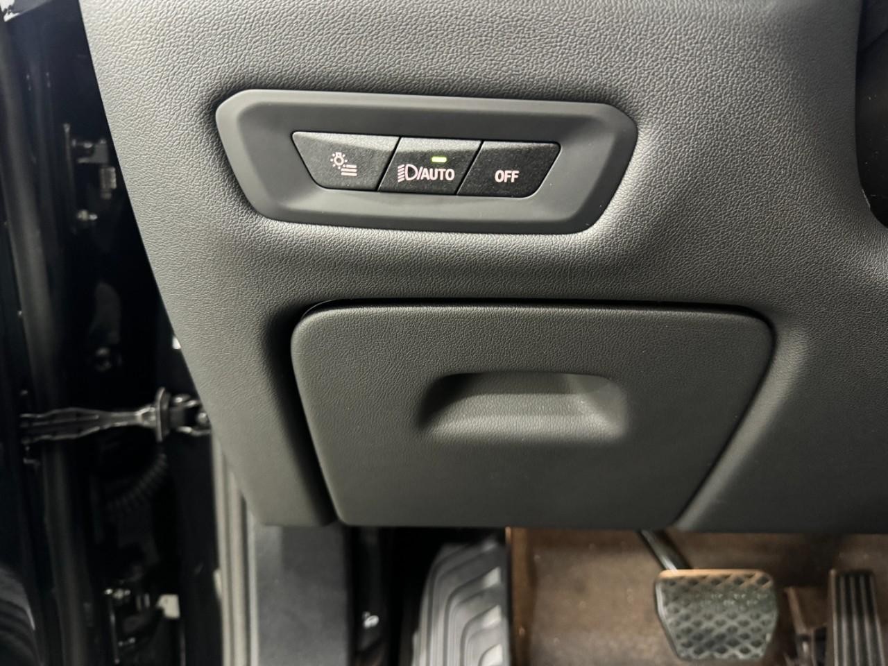 BMW X5 Vehicle Full-screen Gallery Image 30