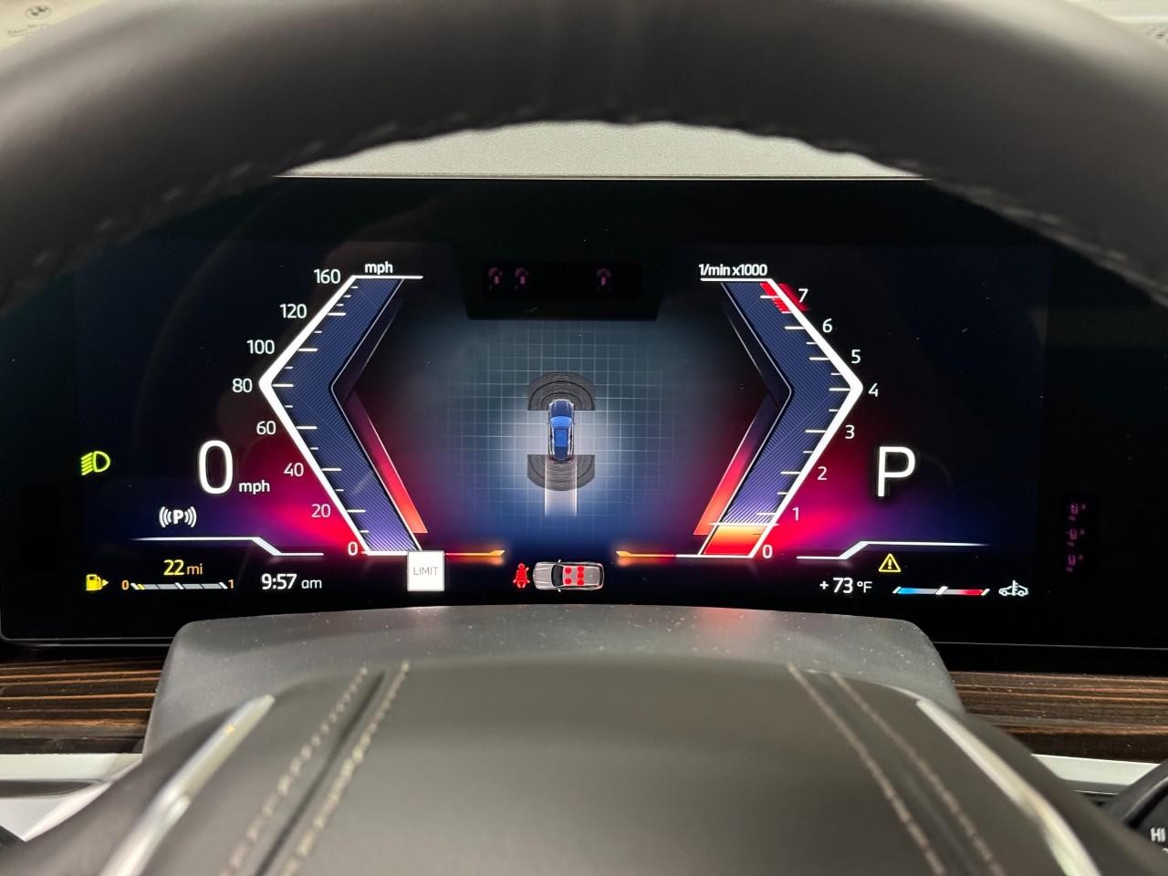 BMW X5 Vehicle Full-screen Gallery Image 33