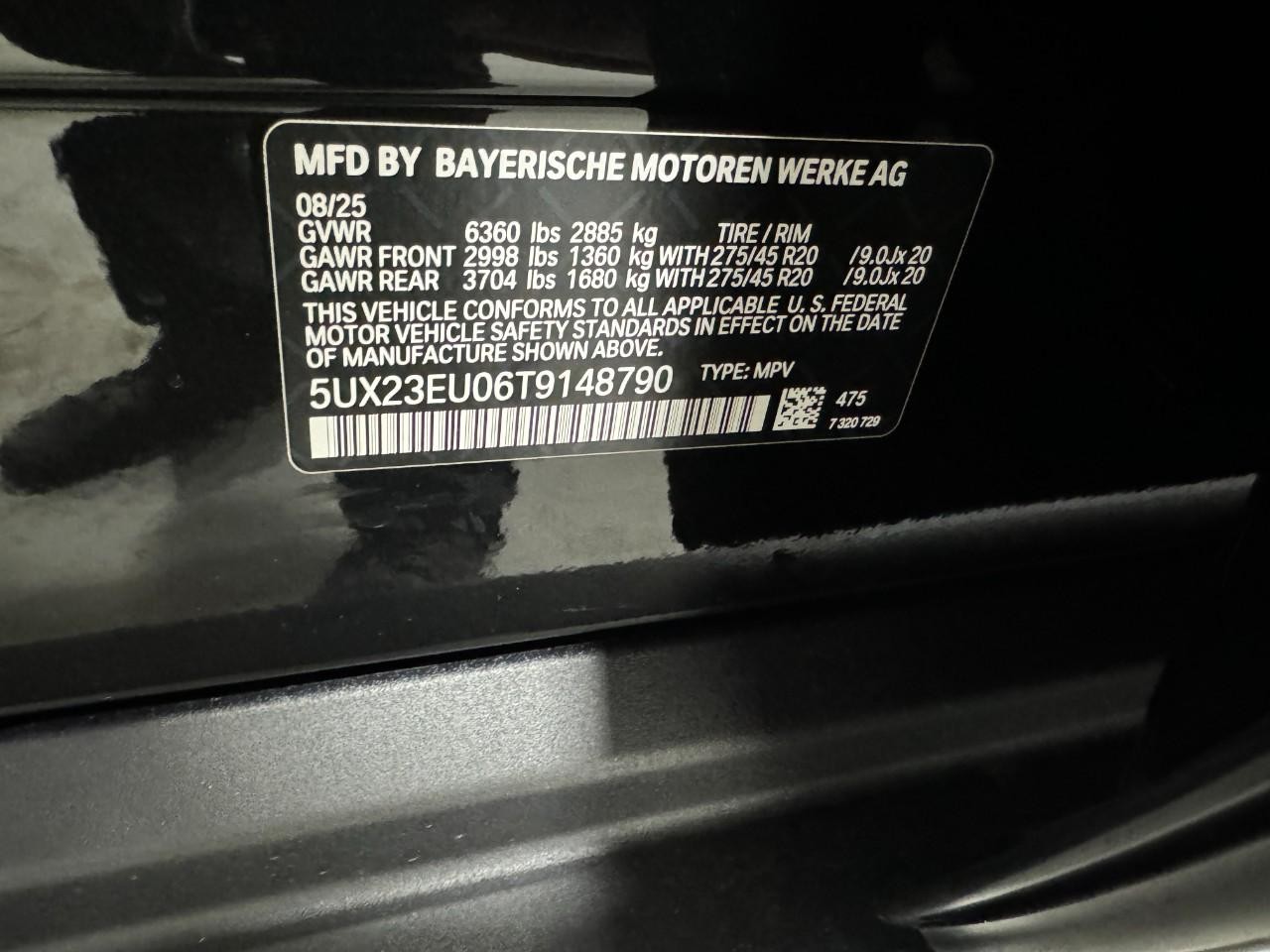 BMW X5 Vehicle Full-screen Gallery Image 35