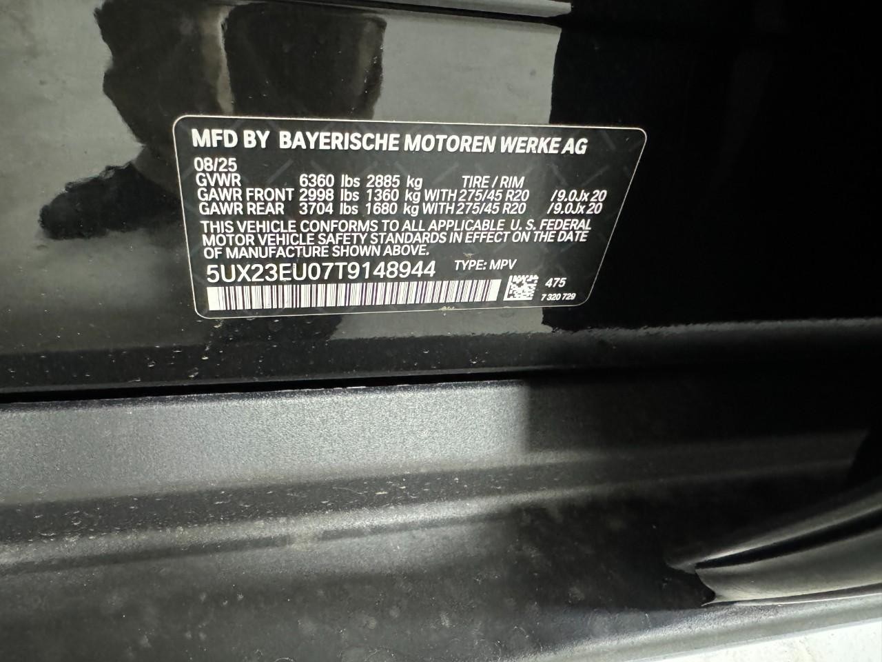 BMW X5 Vehicle Full-screen Gallery Image 35