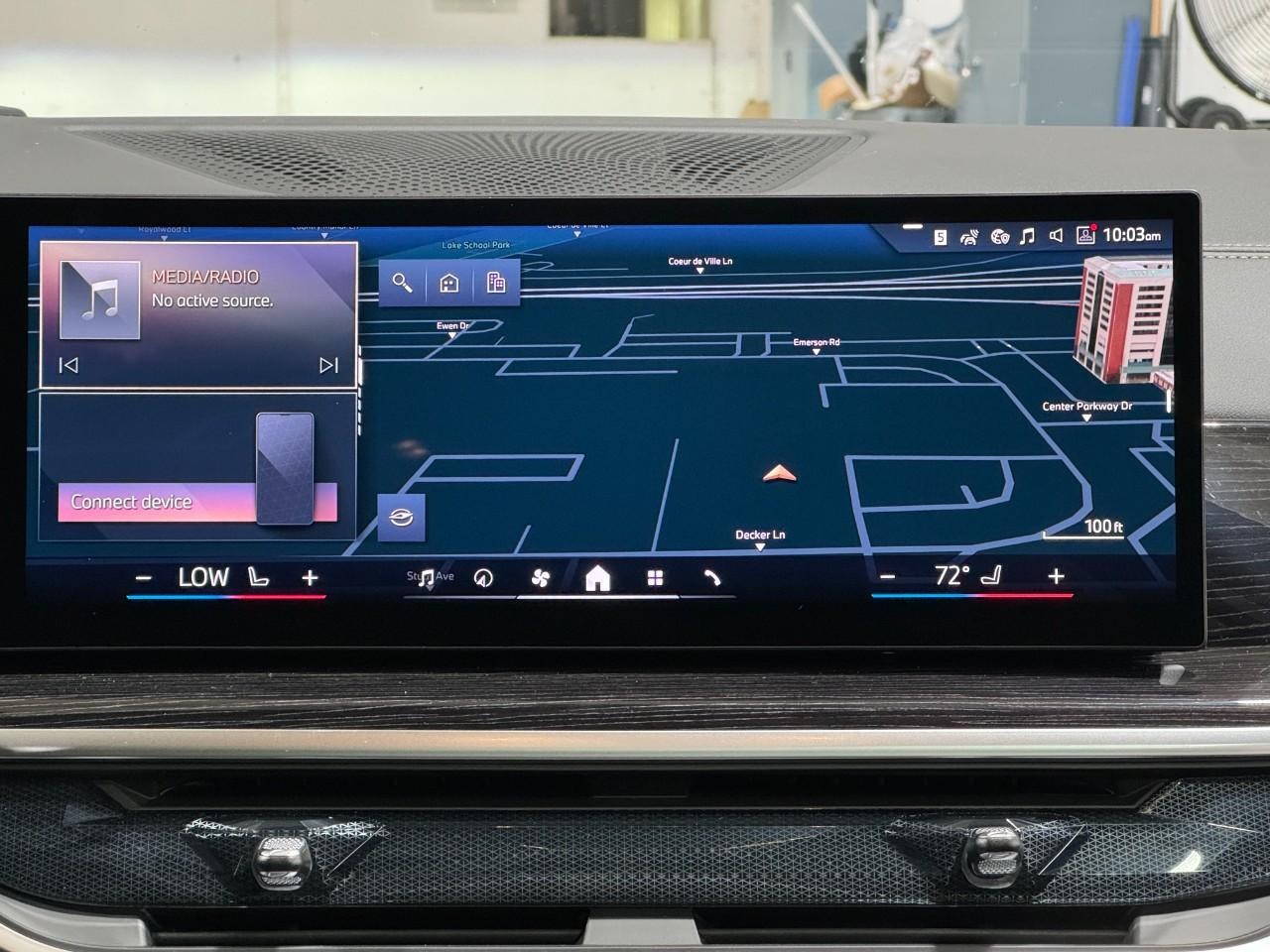 BMW X5 Vehicle Full-screen Gallery Image 14