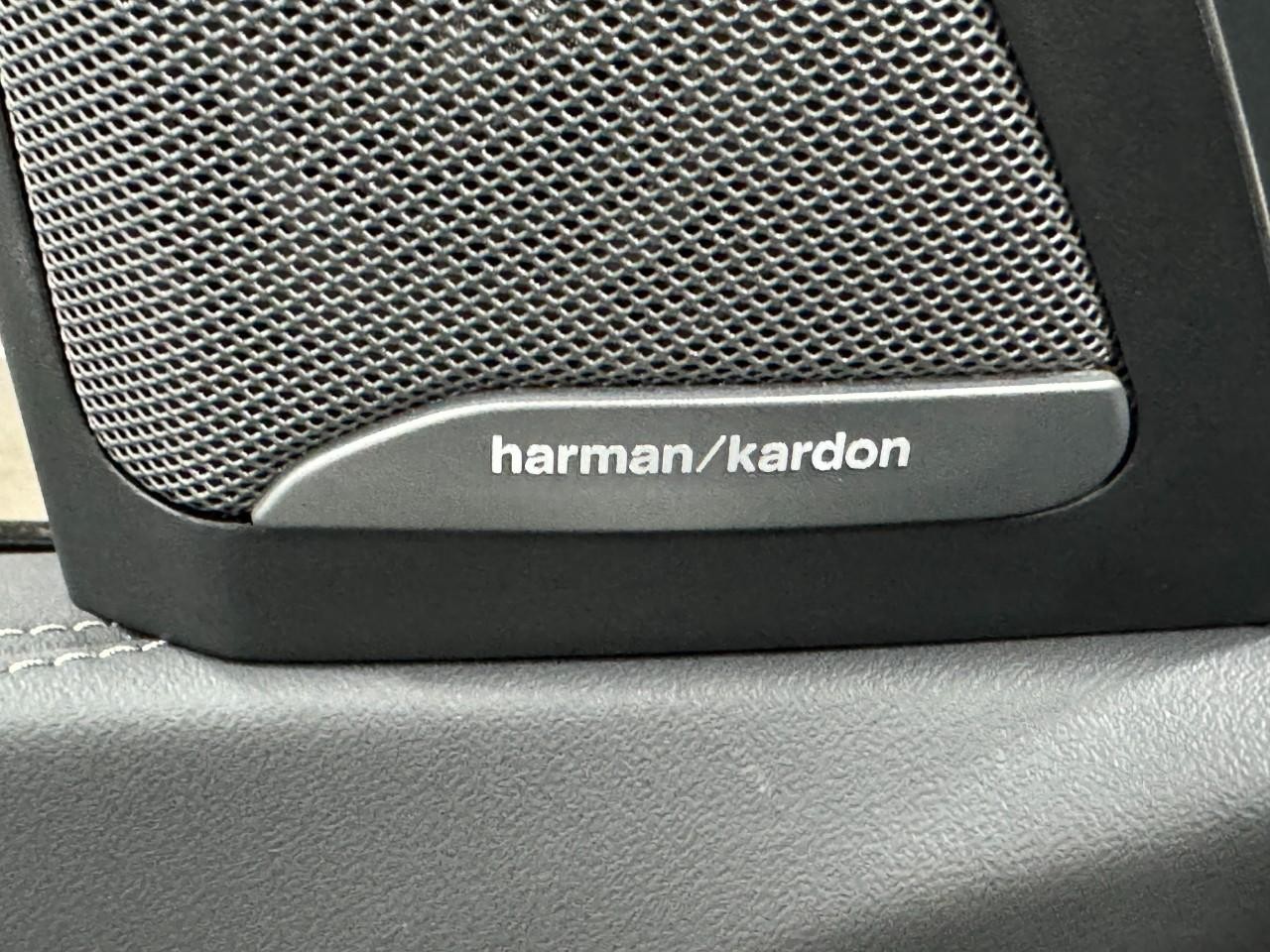 BMW X5 Vehicle Full-screen Gallery Image 22