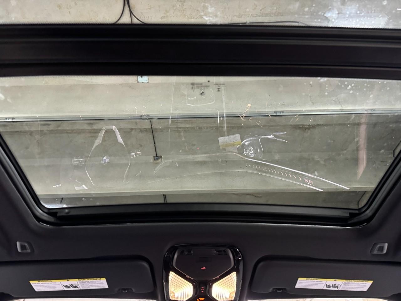 BMW X5 Vehicle Full-screen Gallery Image 11