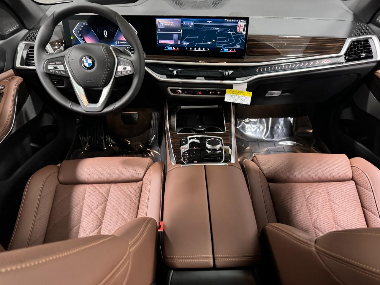 BMW X5 Vehicle Full-screen Gallery Image 12