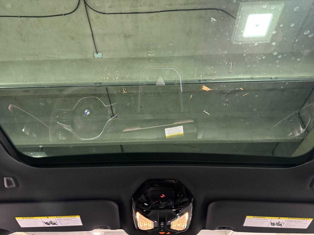 BMW X3 Vehicle Full-screen Gallery Image 11