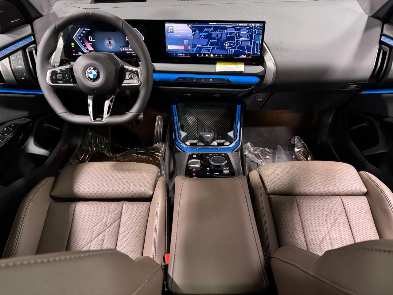 BMW X3 Vehicle Full-screen Gallery Image 12
