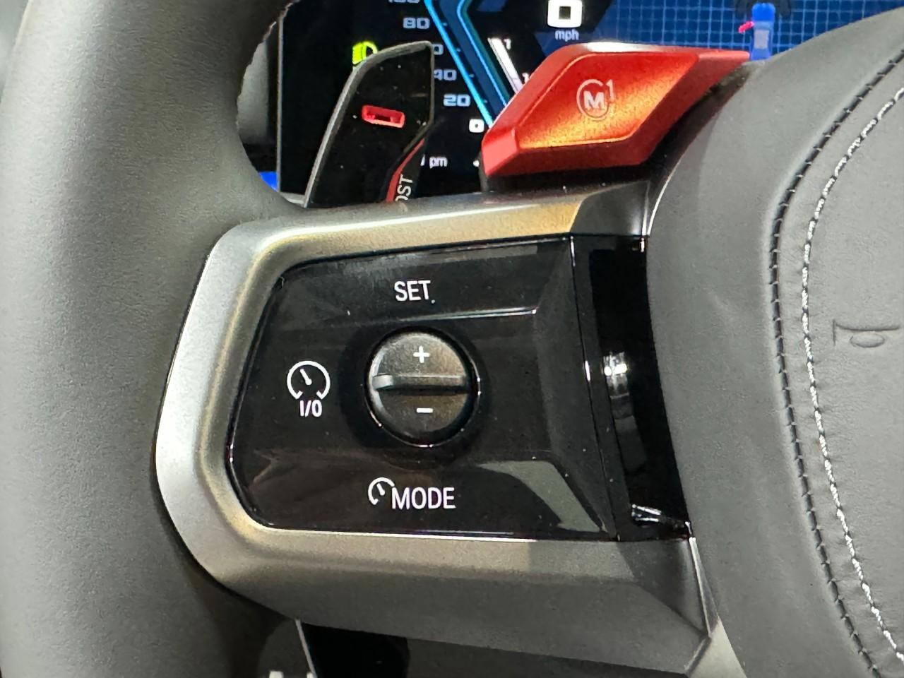 BMW M5 Vehicle Full-screen Gallery Image 29