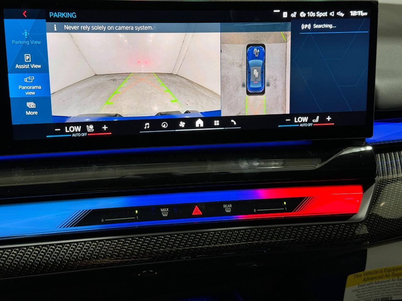 BMW M5 Vehicle Full-screen Gallery Image 32