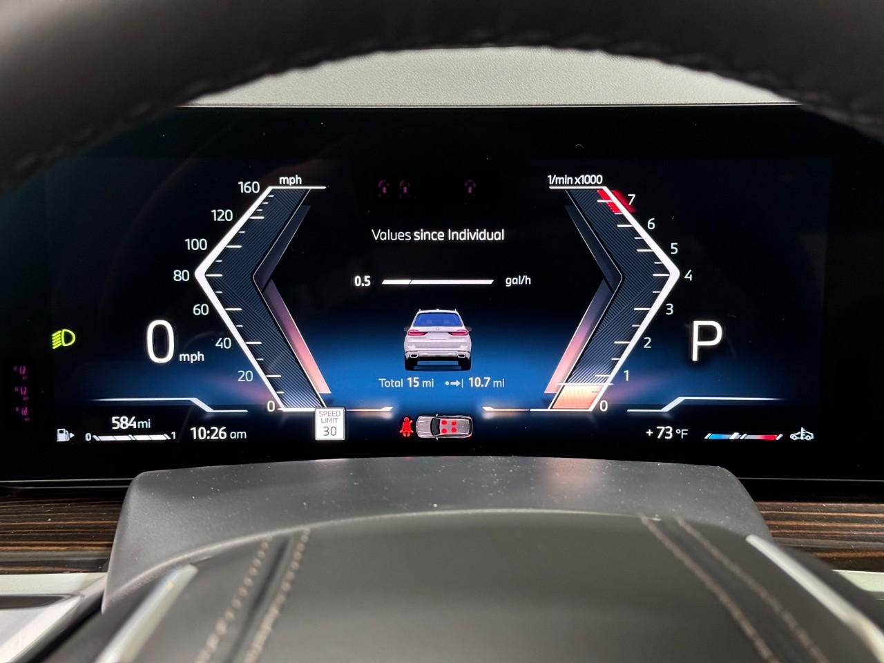 BMW X7 Vehicle Full-screen Gallery Image 36