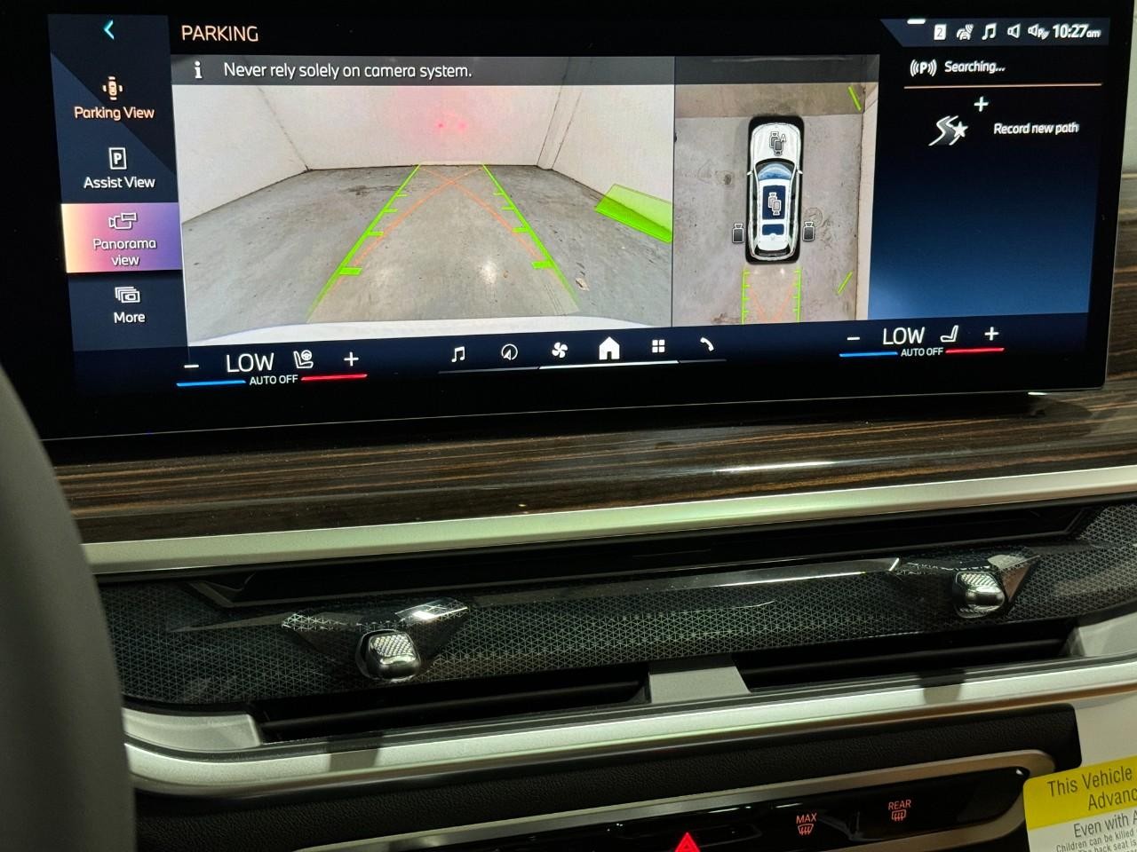 BMW X7 Vehicle Full-screen Gallery Image 37