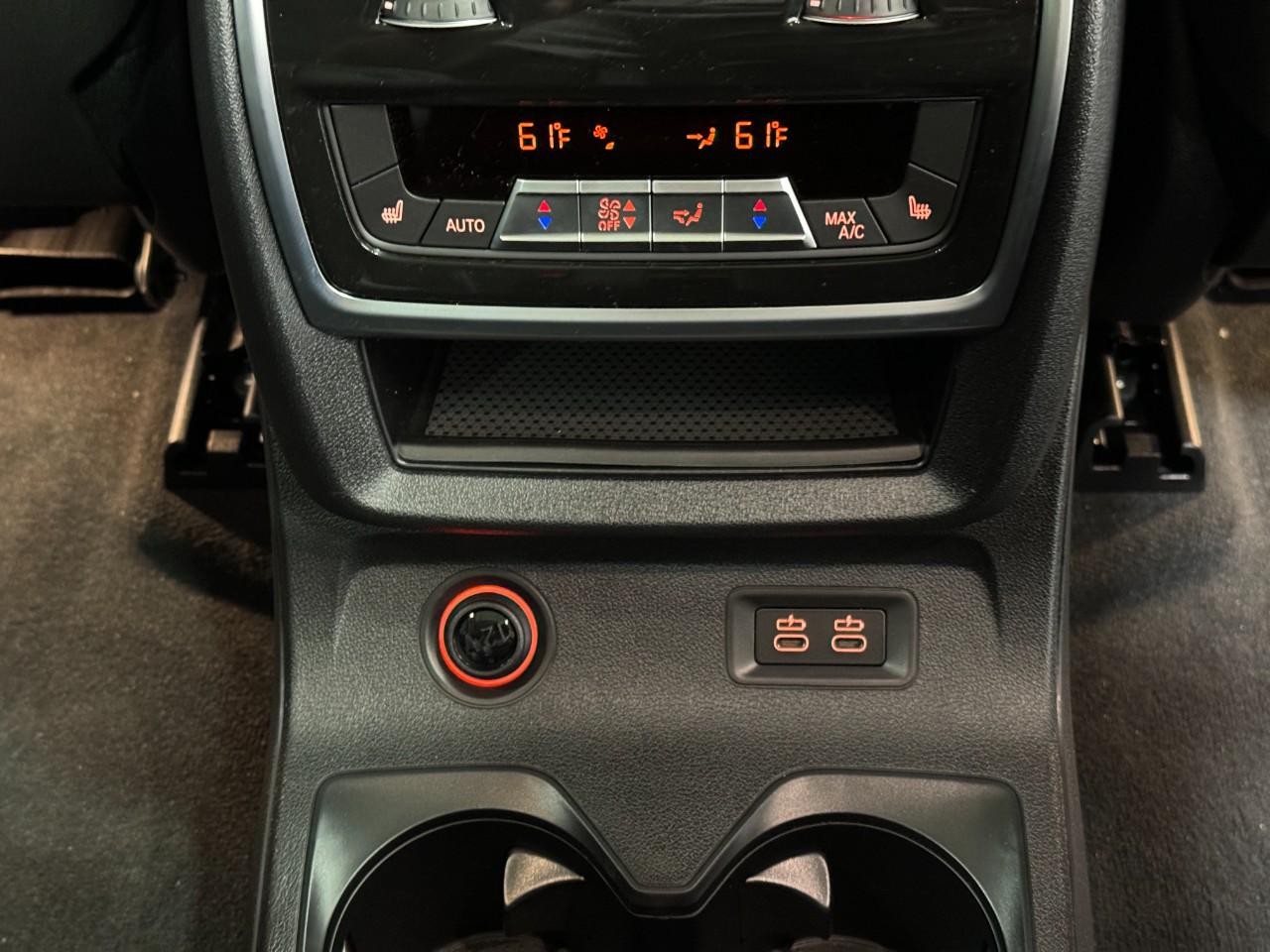 BMW X7 Vehicle Full-screen Gallery Image 13