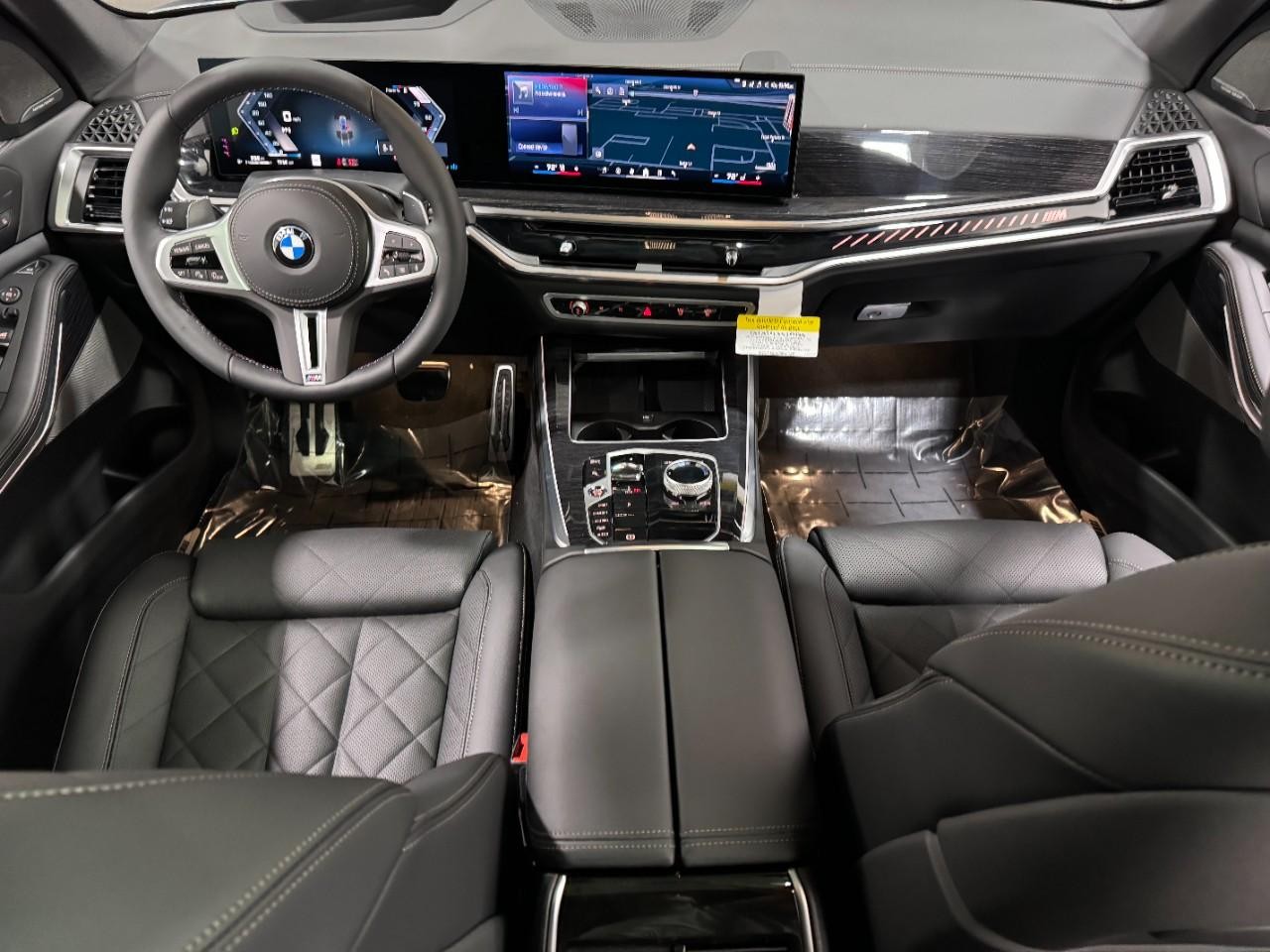 BMW X5 Vehicle Full-screen Gallery Image 13
