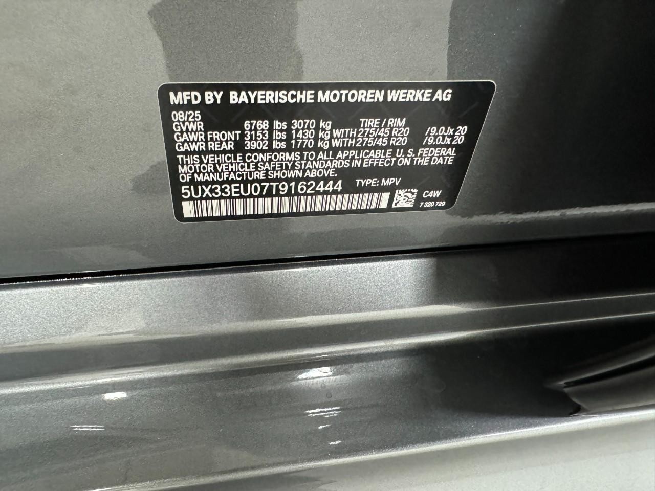 BMW X5 Vehicle Full-screen Gallery Image 36