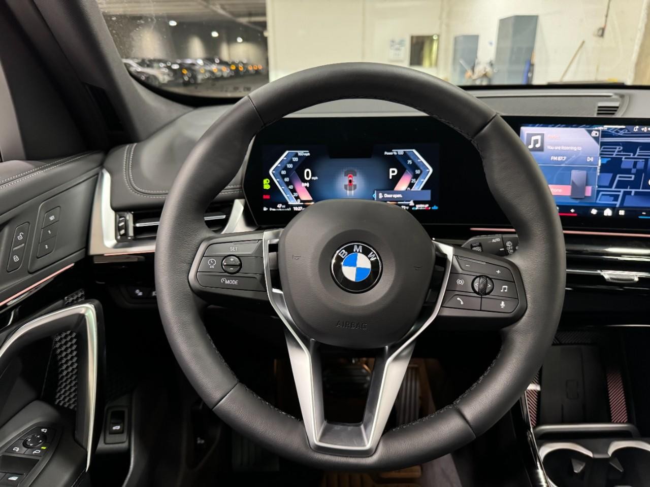 BMW X1 Vehicle Full-screen Gallery Image 13