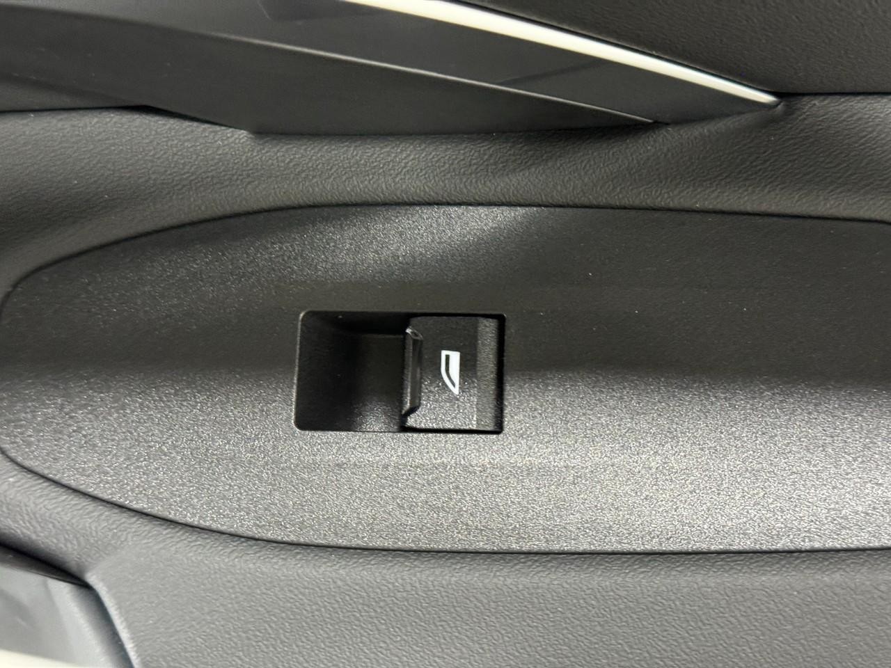 BMW X1 Vehicle Full-screen Gallery Image 21