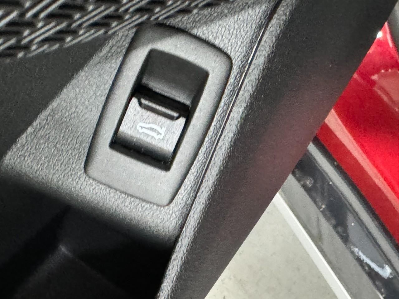 BMW X1 Vehicle Full-screen Gallery Image 24