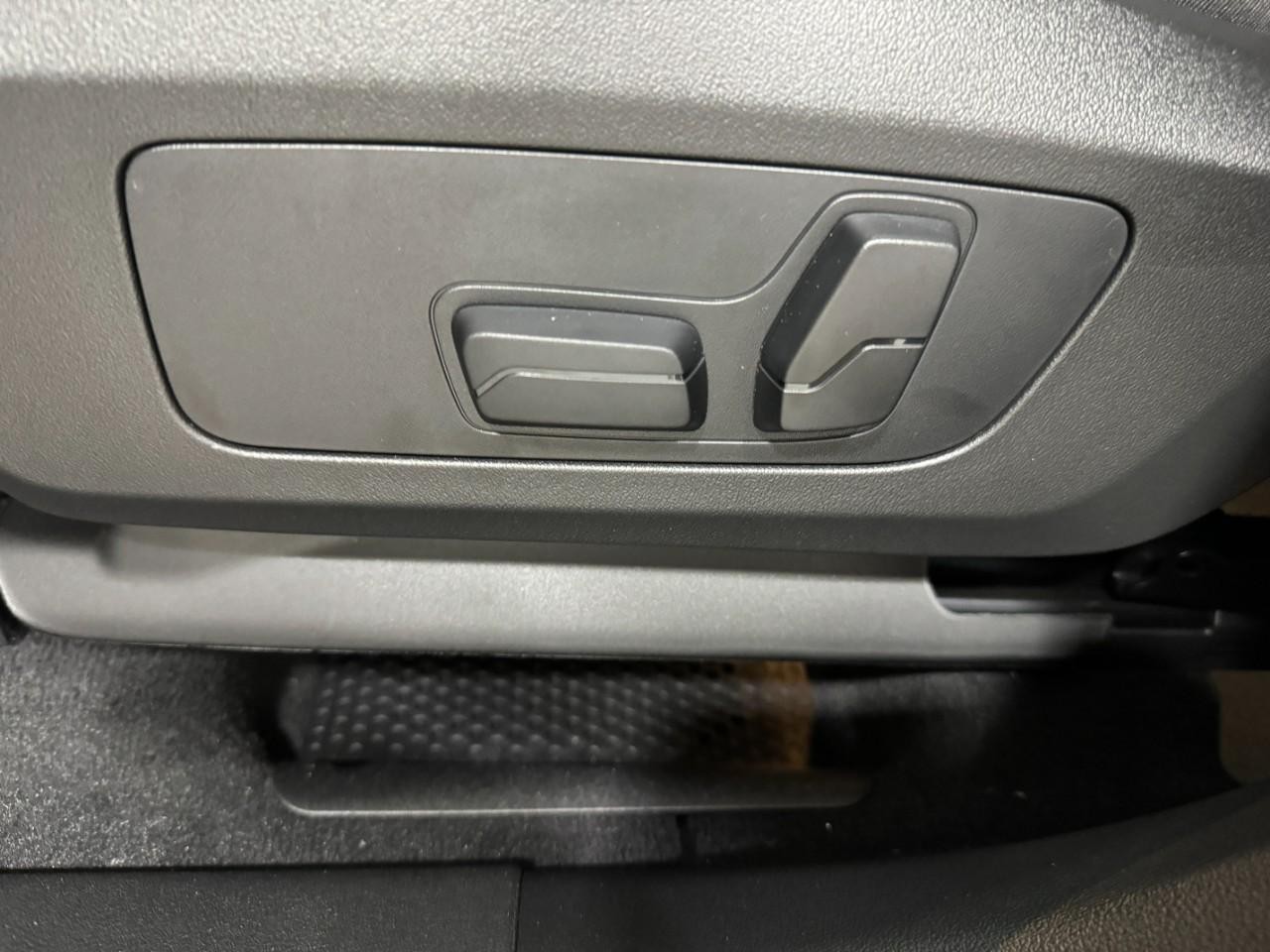 BMW X1 Vehicle Full-screen Gallery Image 27