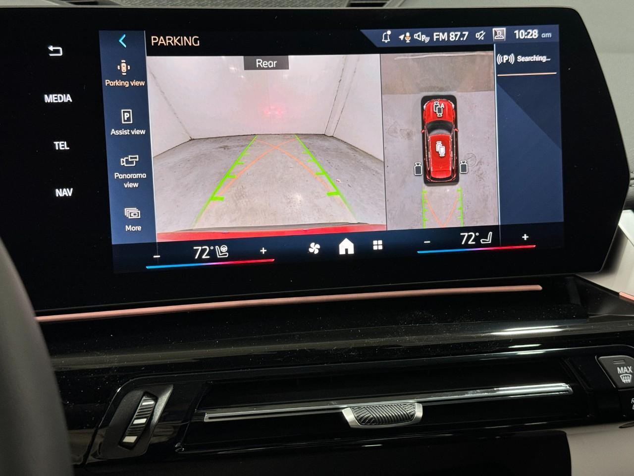 BMW X1 Vehicle Full-screen Gallery Image 32