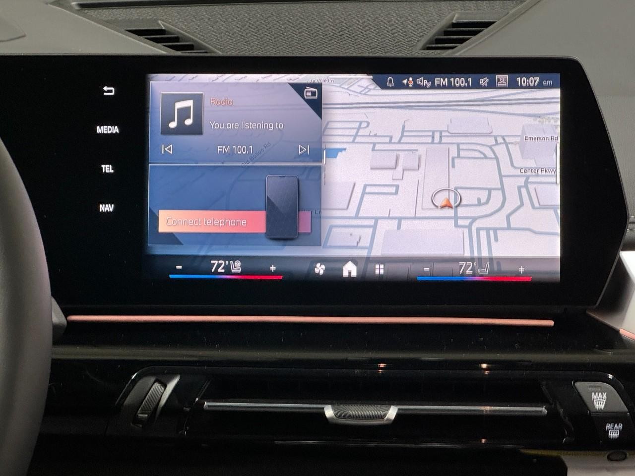 BMW X1 Vehicle Full-screen Gallery Image 14