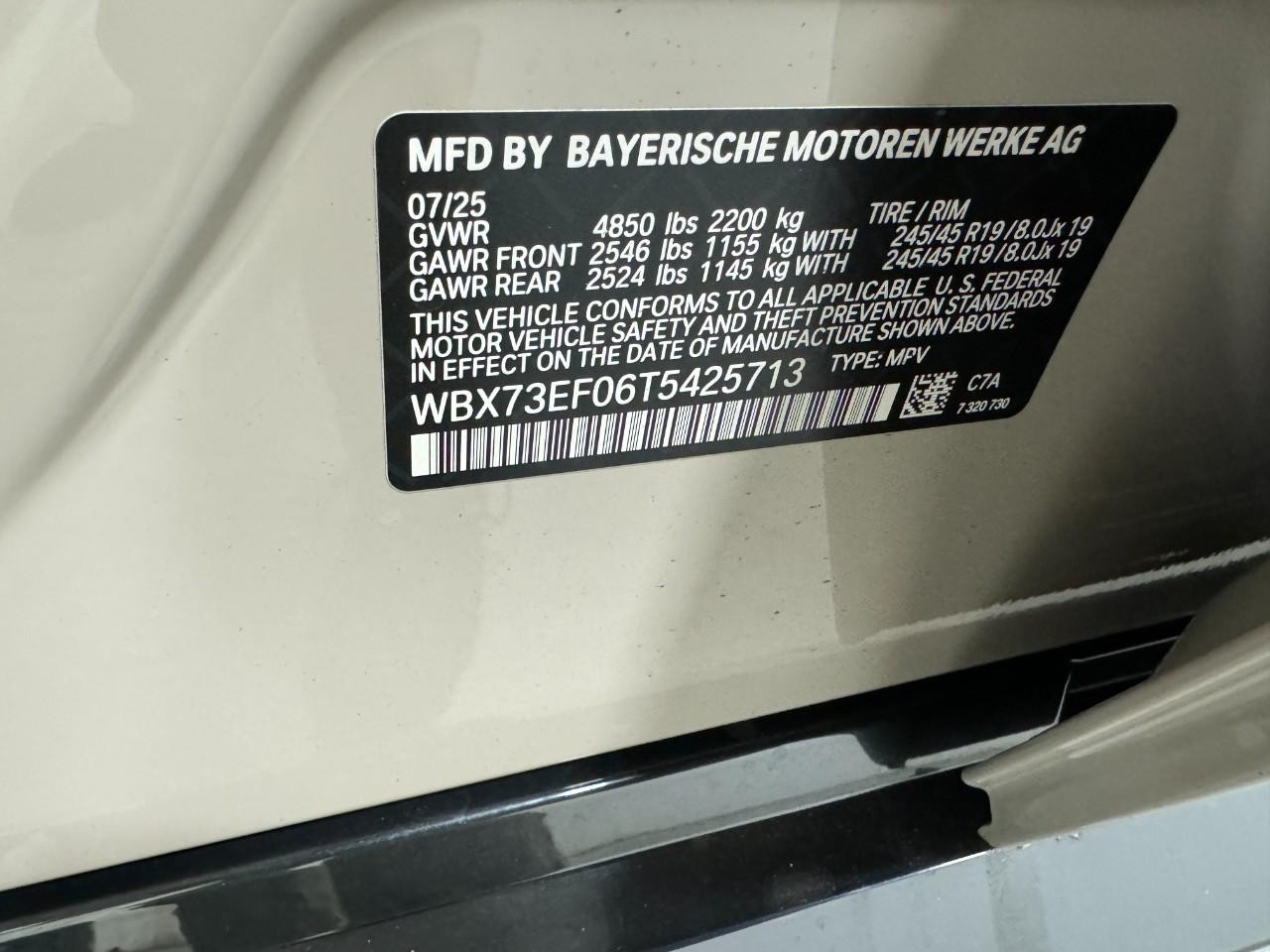 BMW X1 Vehicle Full-screen Gallery Image 33