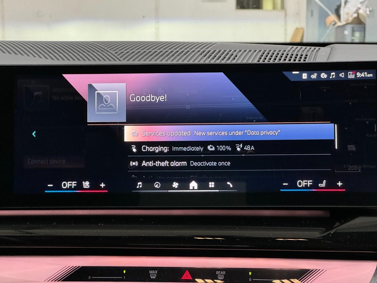 BMW i5 Vehicle Full-screen Gallery Image 14