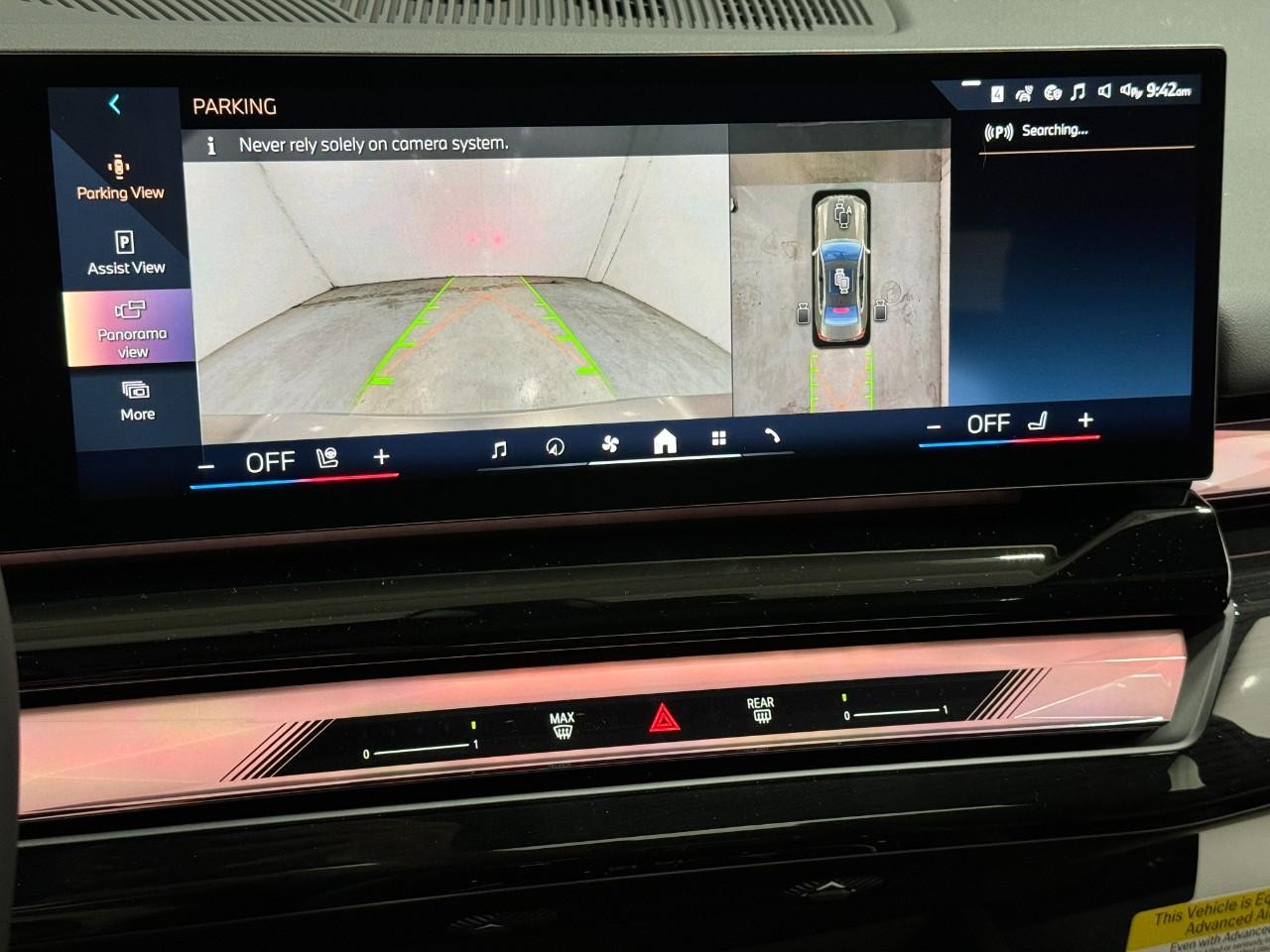 BMW i5 Vehicle Full-screen Gallery Image 32