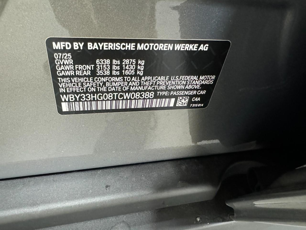 BMW i5 Vehicle Full-screen Gallery Image 33