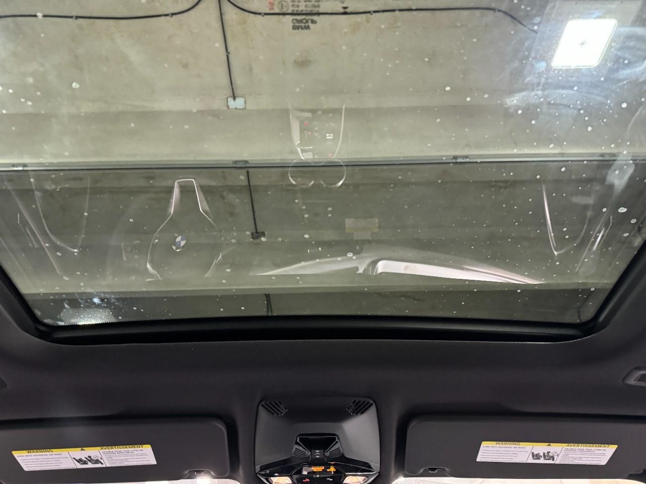 BMW X1 Vehicle Full-screen Gallery Image 11