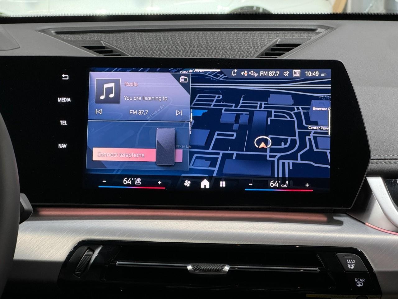 BMW X1 Vehicle Full-screen Gallery Image 14