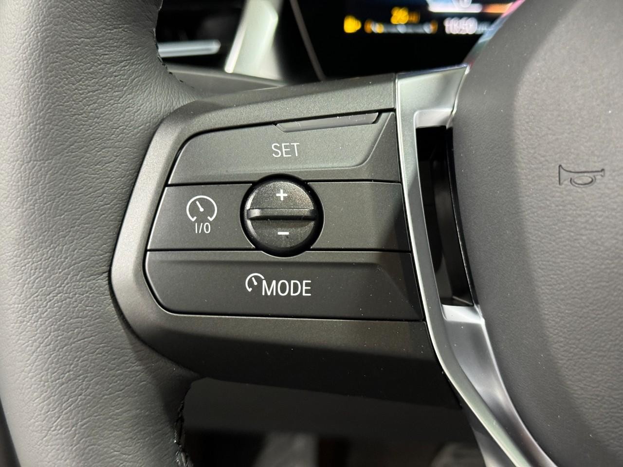 BMW X1 Vehicle Full-screen Gallery Image 27