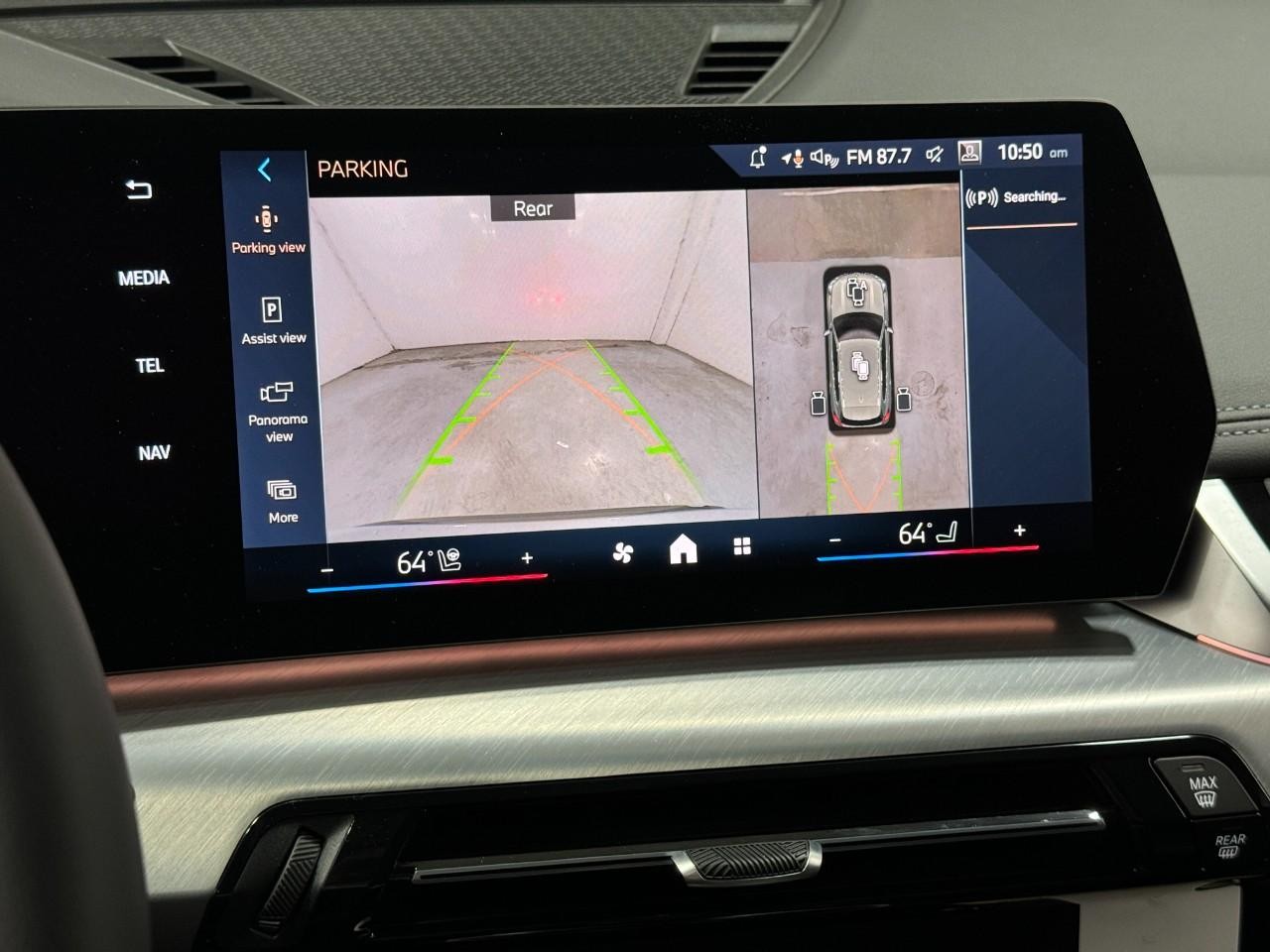 BMW X1 Vehicle Full-screen Gallery Image 30