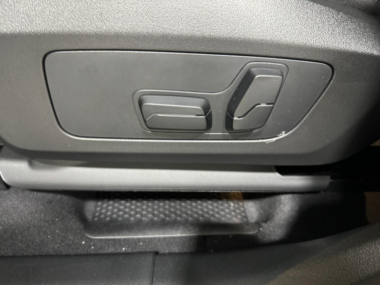 BMW X1 Vehicle Full-screen Gallery Image 27