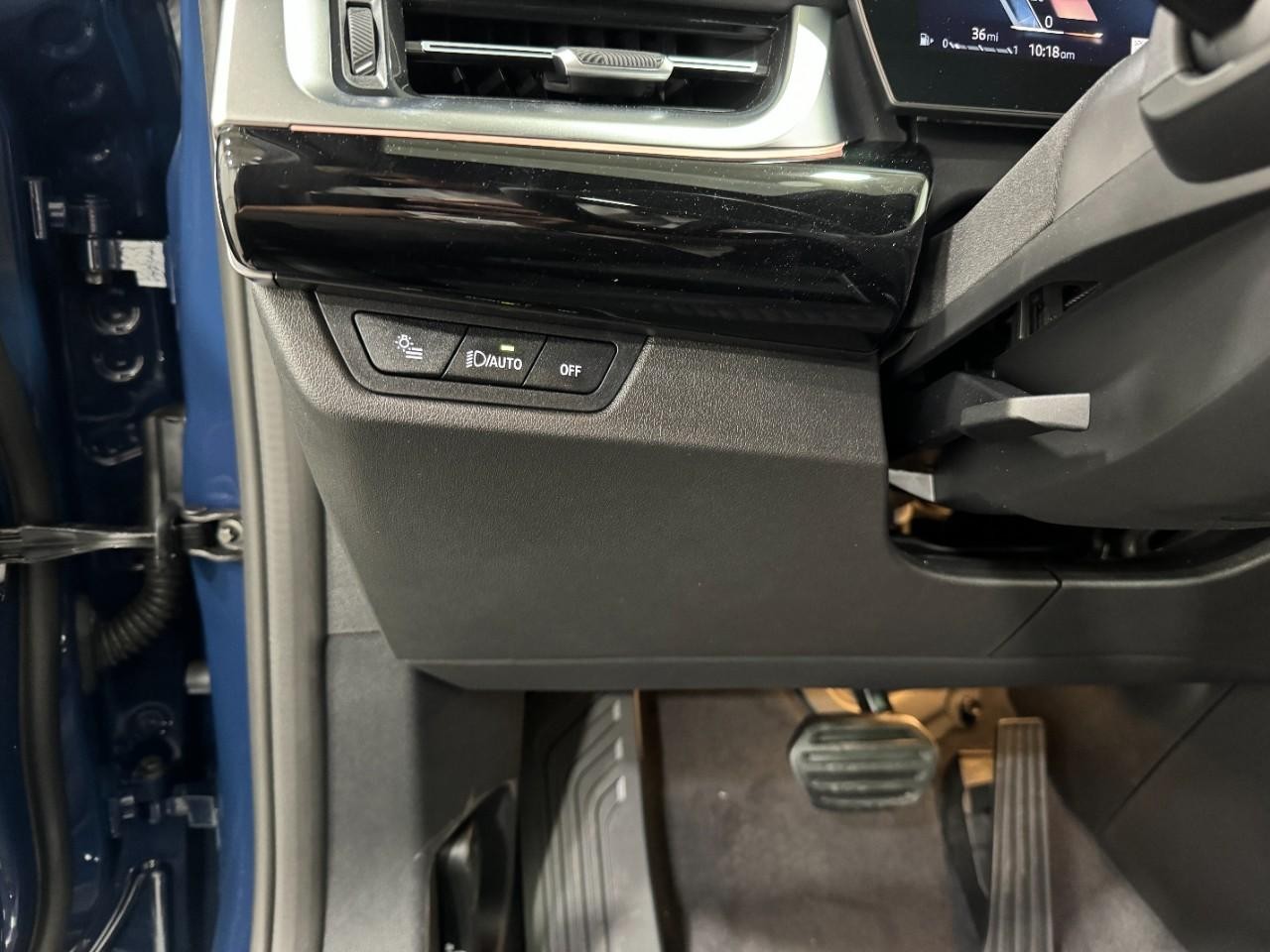 BMW X1 Vehicle Full-screen Gallery Image 28