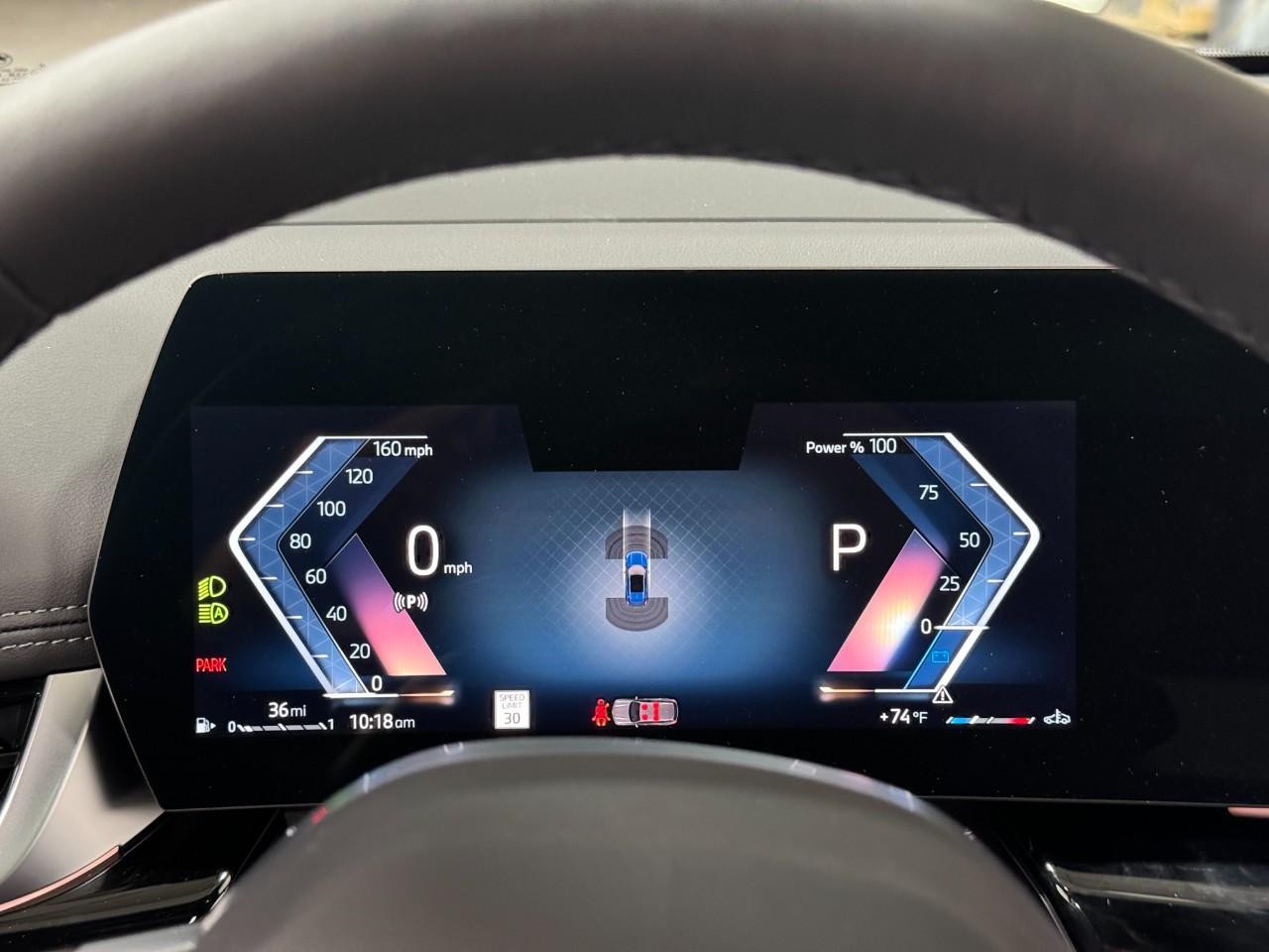 BMW X1 Vehicle Full-screen Gallery Image 31