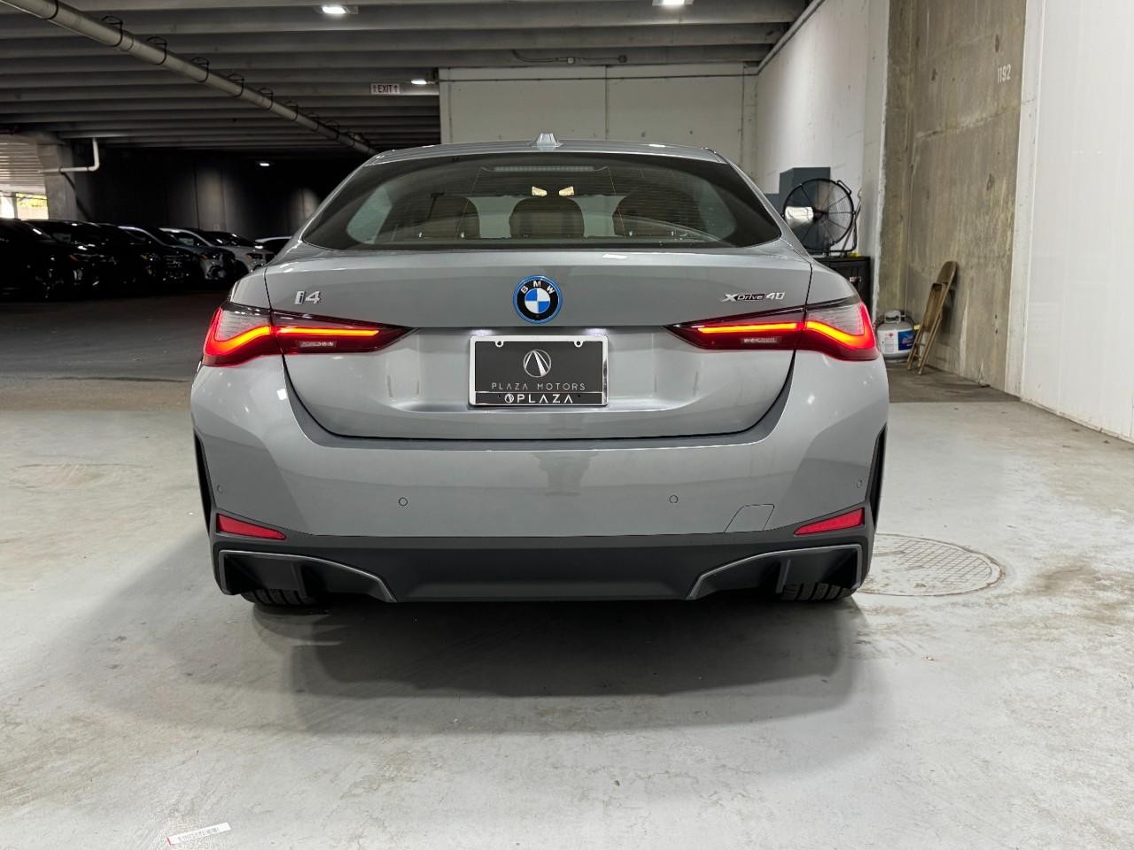 BMW i4 Vehicle Full-screen Gallery Image 9