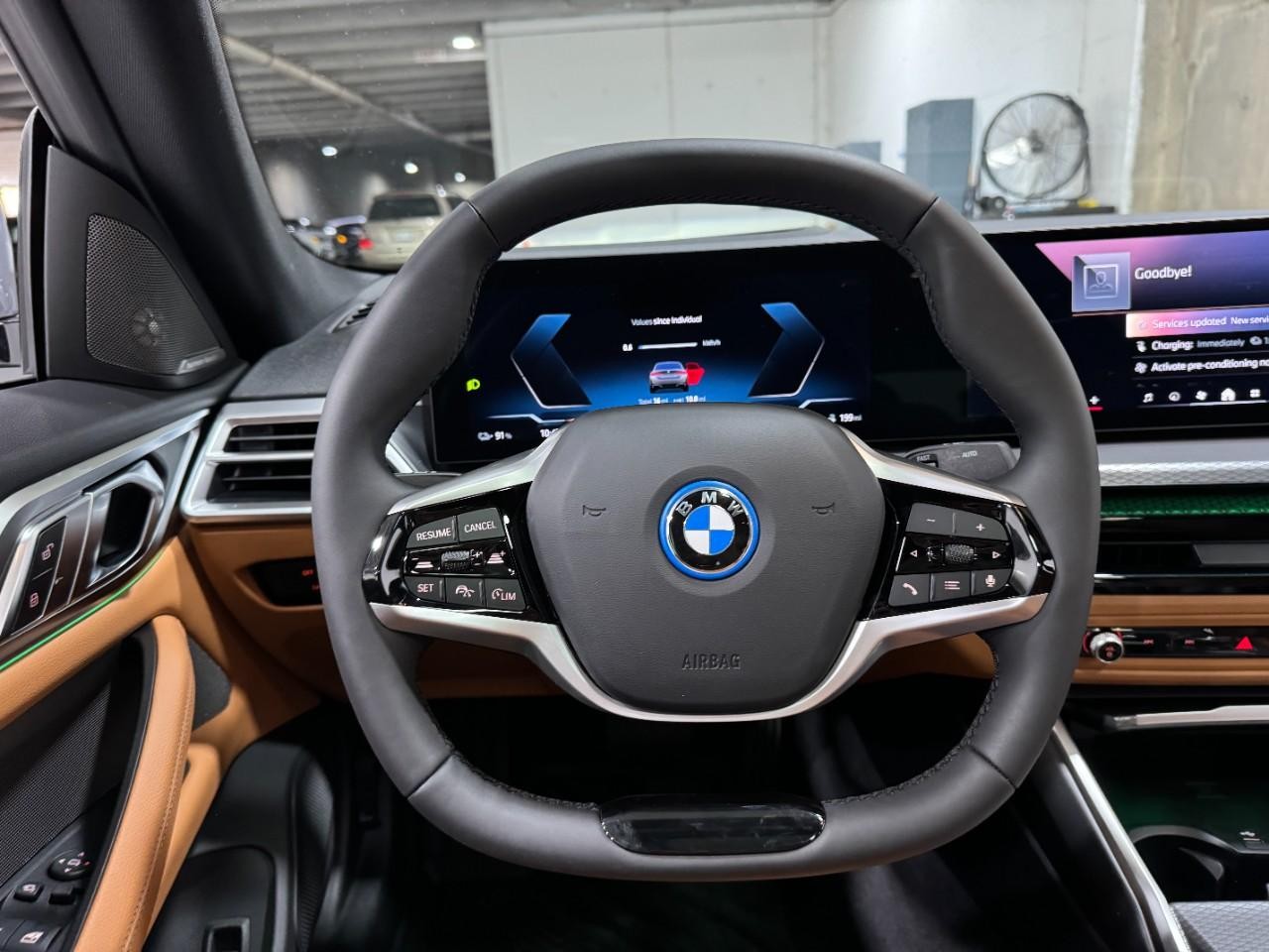 BMW i4 Vehicle Full-screen Gallery Image 14