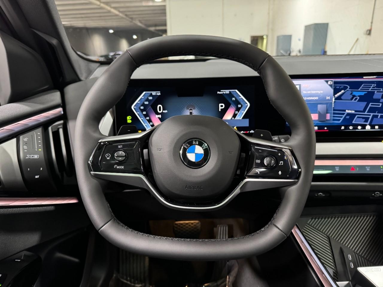 BMW X3 Vehicle Full-screen Gallery Image 13