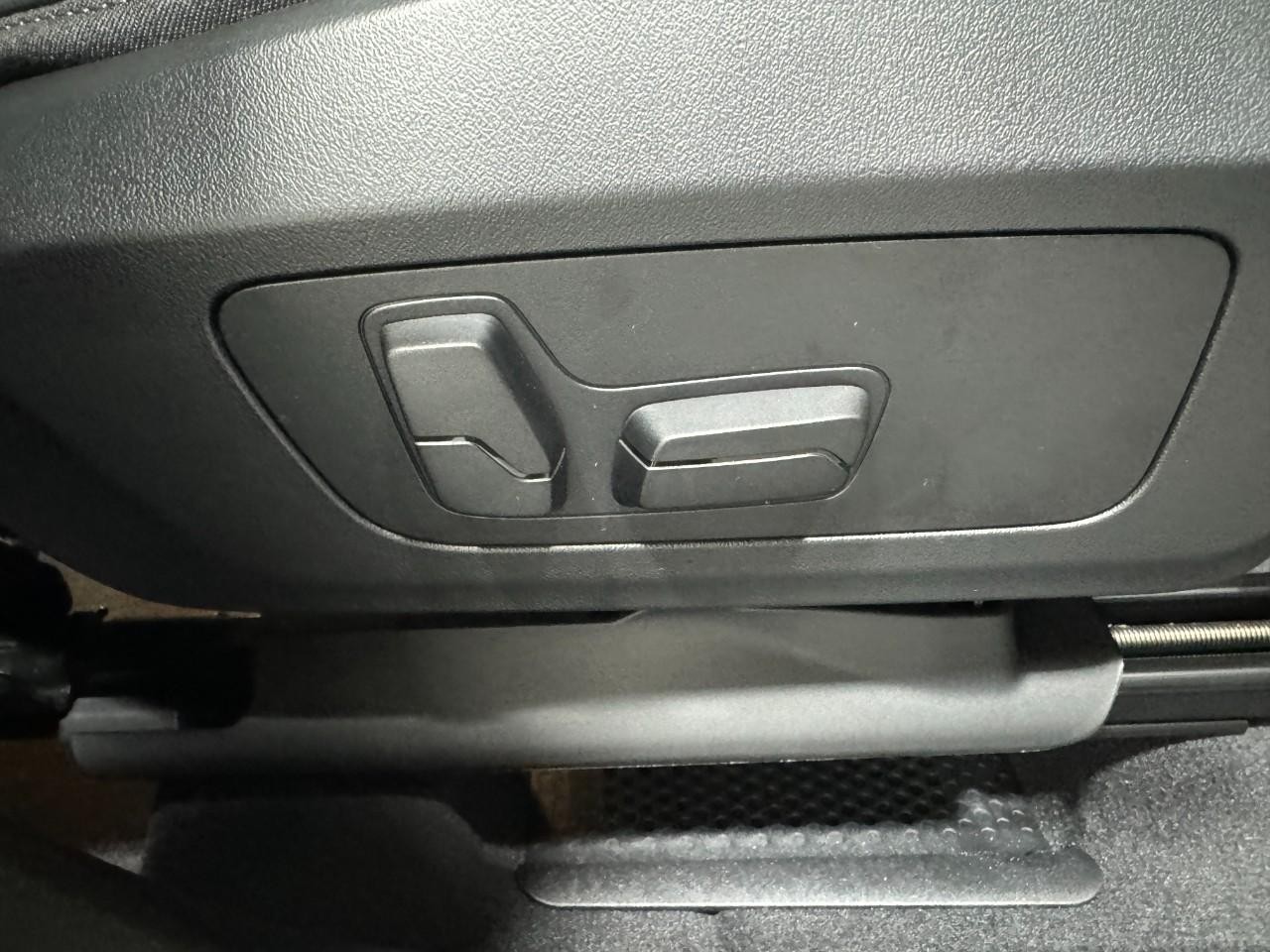 BMW X1 Vehicle Full-screen Gallery Image 19