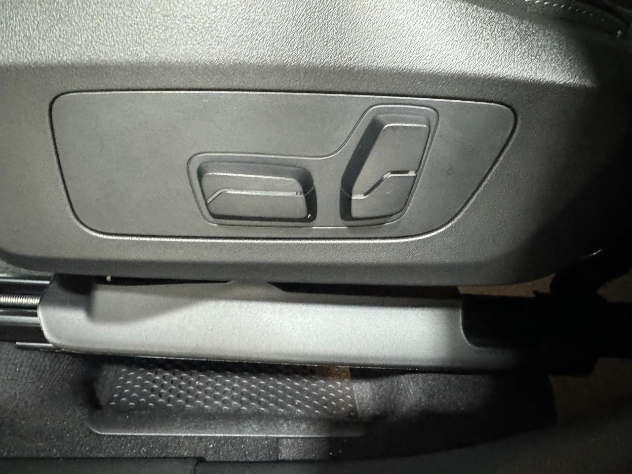 BMW X1 Vehicle Full-screen Gallery Image 27