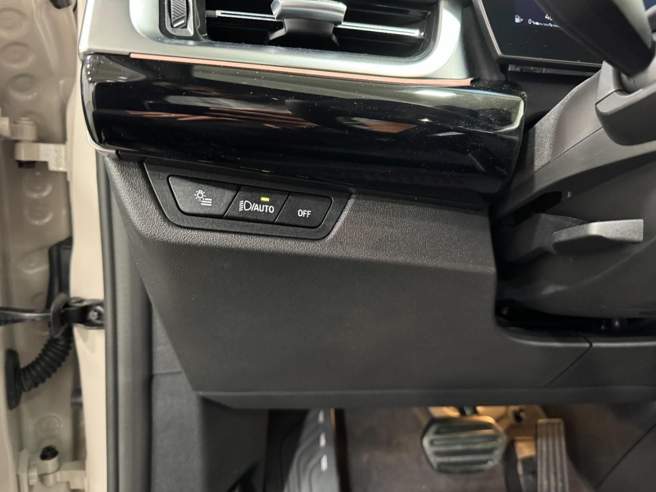 BMW X1 Vehicle Full-screen Gallery Image 28